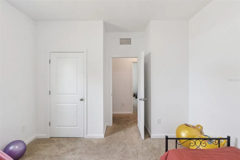 903 SHIMMERING OAKS LANE Seffner, FL 33584