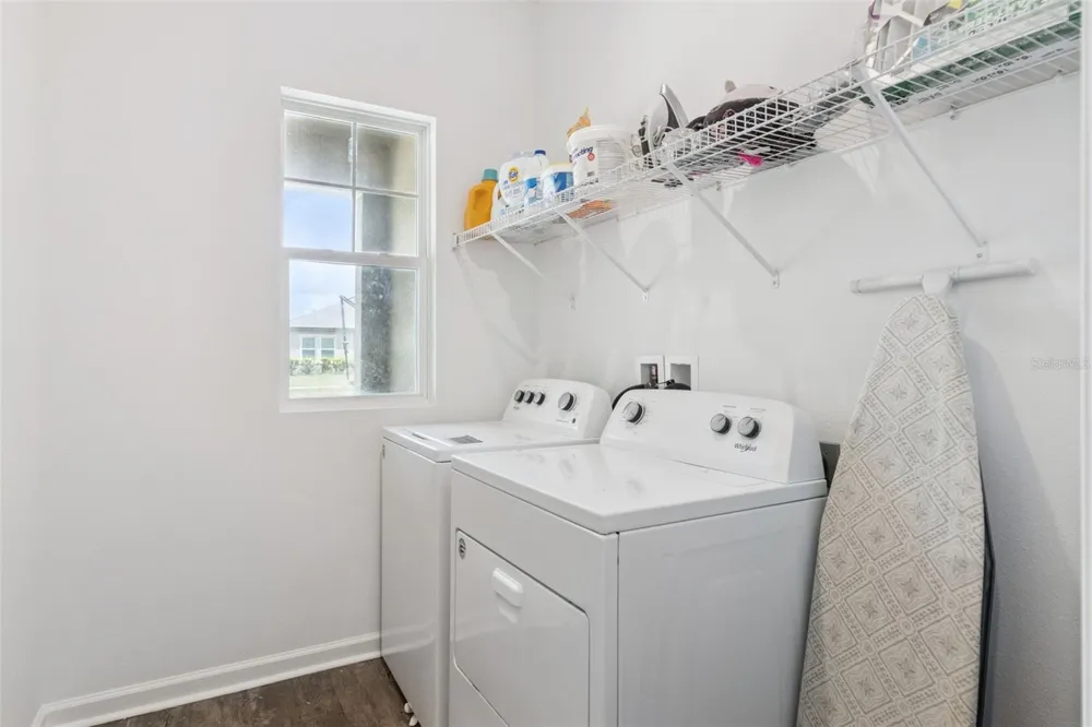 903 SHIMMERING OAKS LANE Seffner, FL 33584