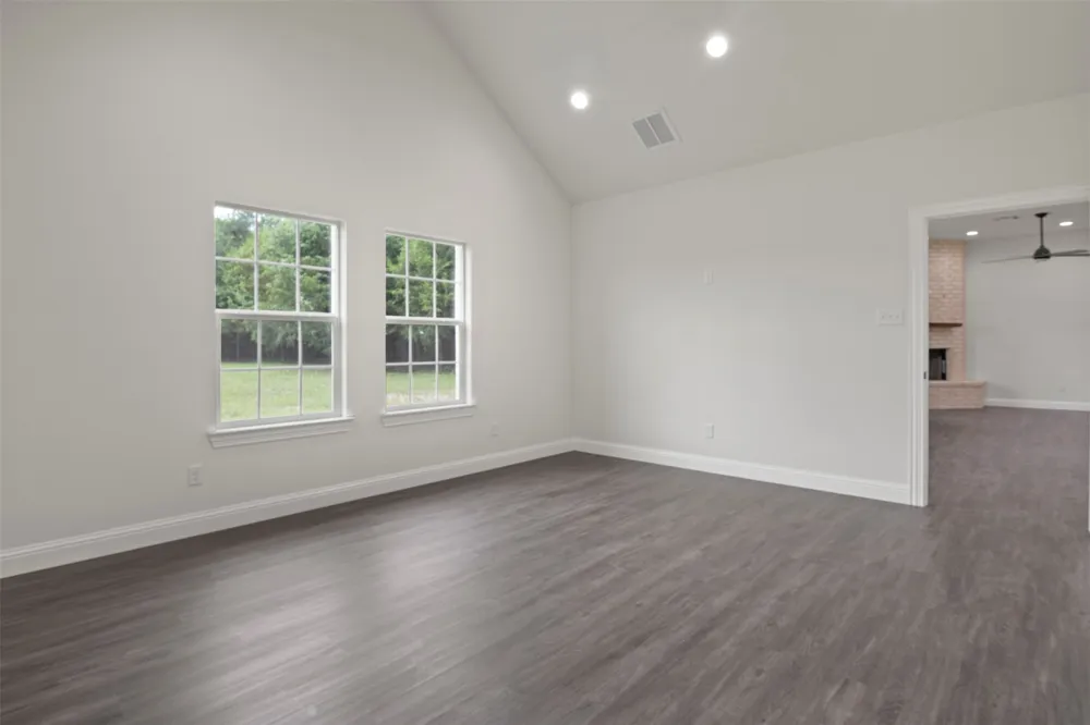905 W Cardinal Street Ector, TX 75439