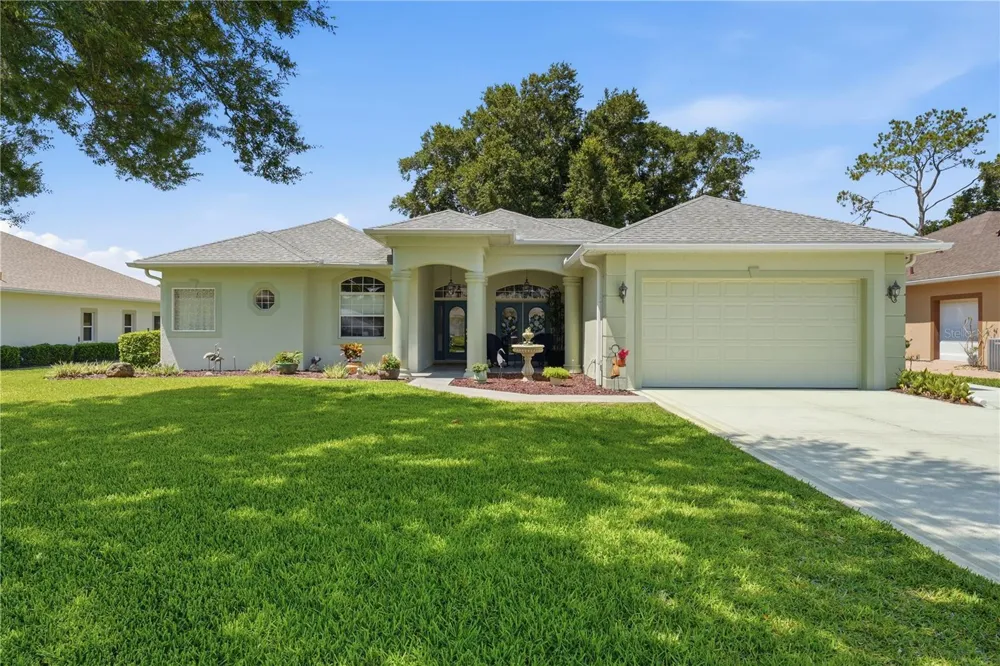 5453 GROVE MANOR Lady Lake, FL 32159