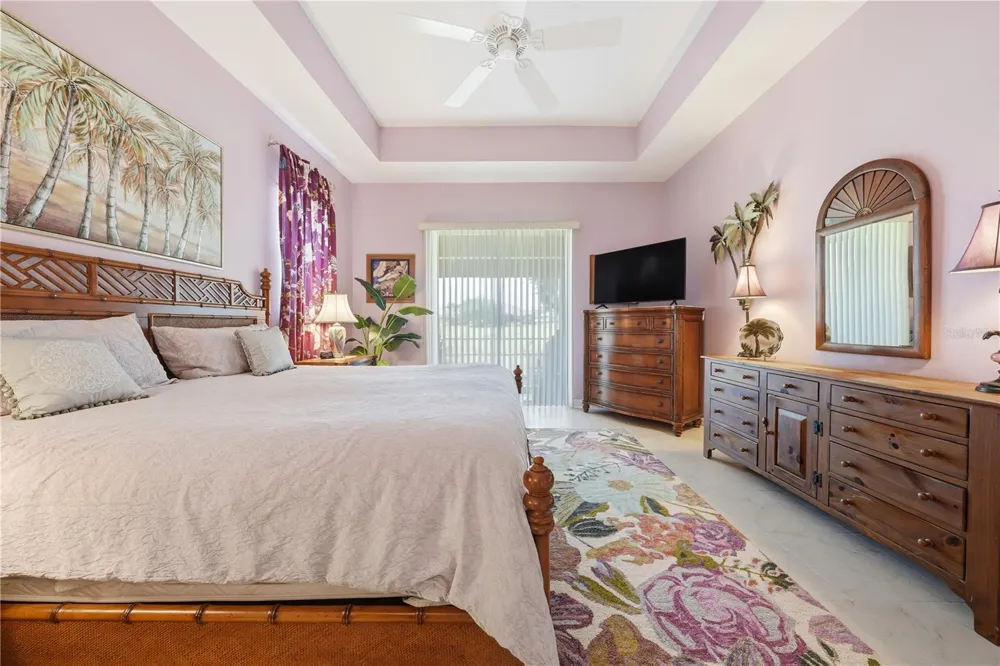 5453 GROVE MANOR Lady Lake, FL 32159
