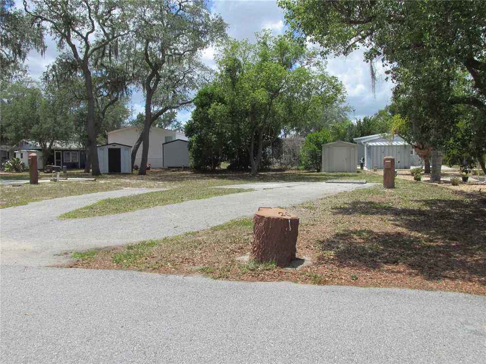 20 SILVER DOCTOR LANE Lake Wales, FL 33898