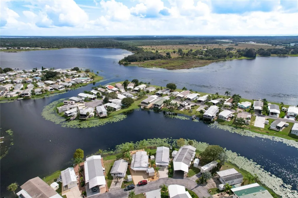 20 SILVER DOCTOR LANE Lake Wales, FL 33898