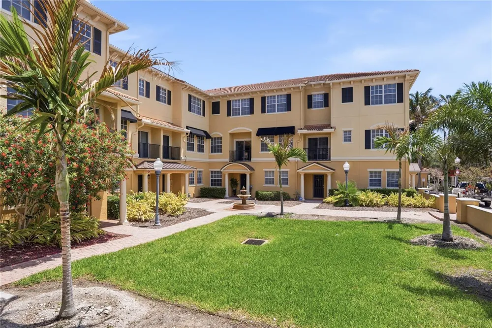 815 S FORT HARRISON AVENUE Clearwater, FL 33756