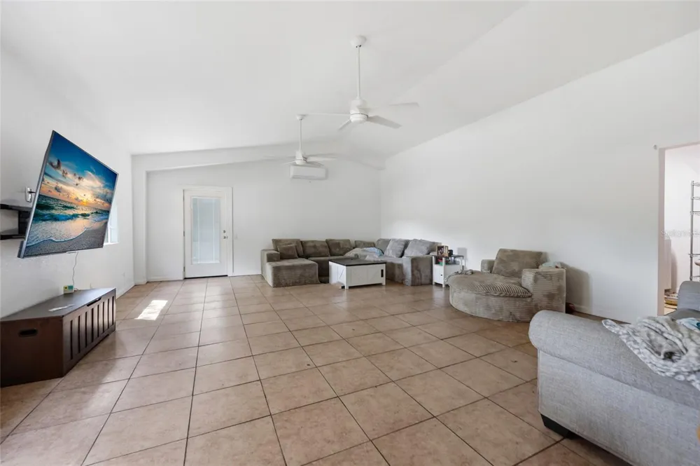 401 SE FALCON ROAD Branford, FL 32008