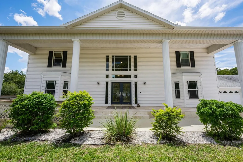 11046 LAKEVIEW DRIVE New Port Richey, FL 34654