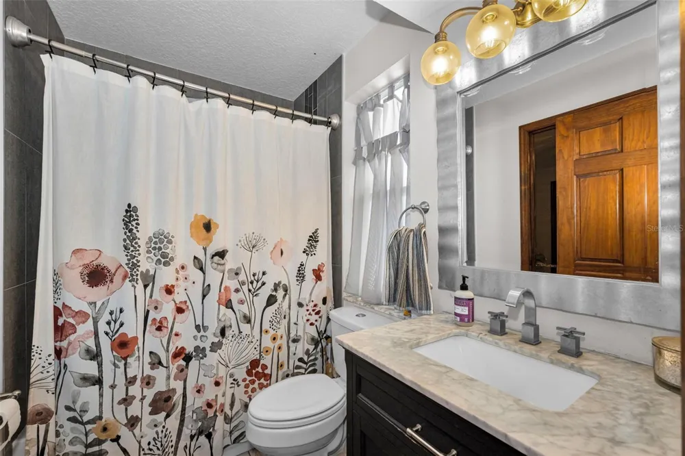 11046 LAKEVIEW DRIVE New Port Richey, FL 34654