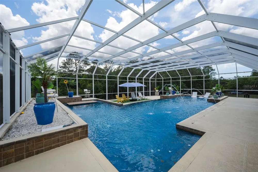 11046 LAKEVIEW DRIVE New Port Richey, FL 34654
