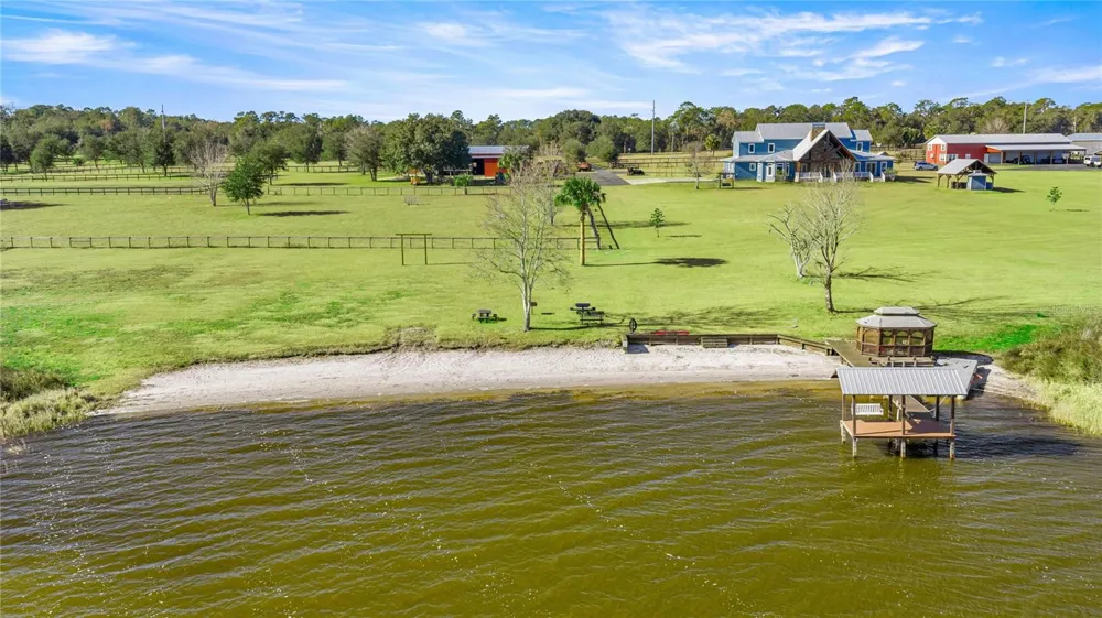 5251 SE 180TH AVENUE ROAD Ocklawaha, FL 32179