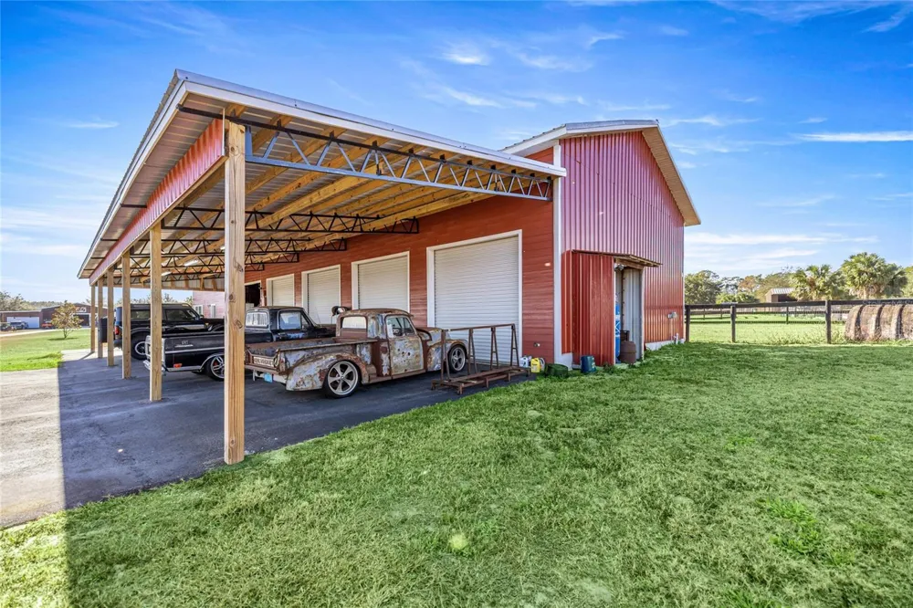 5251 SE 180TH AVENUE ROAD Ocklawaha, FL 32179