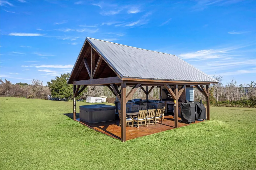 5251 SE 180TH AVENUE ROAD Ocklawaha, FL 32179