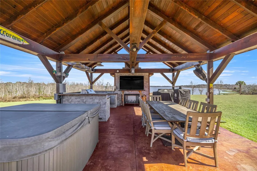 5251 SE 180TH AVENUE ROAD Ocklawaha, FL 32179
