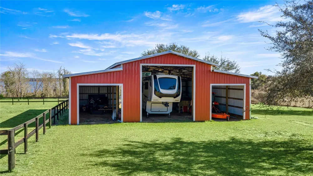 5251 SE 180TH AVENUE ROAD Ocklawaha, FL 32179