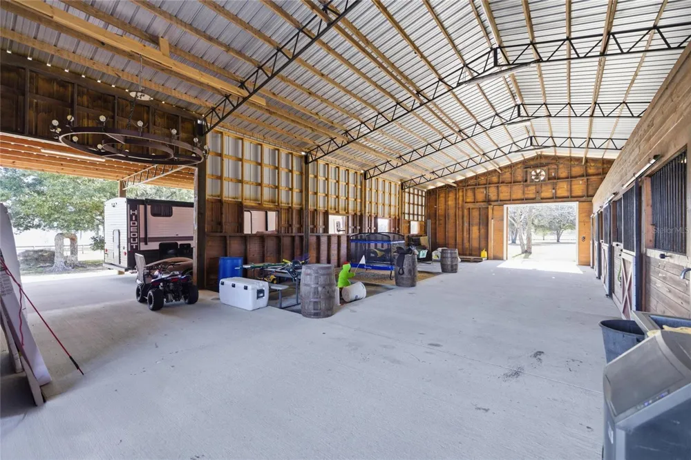 5251 SE 180TH AVENUE ROAD Ocklawaha, FL 32179