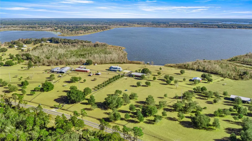5251 SE 180TH AVENUE ROAD Ocklawaha, FL 32179