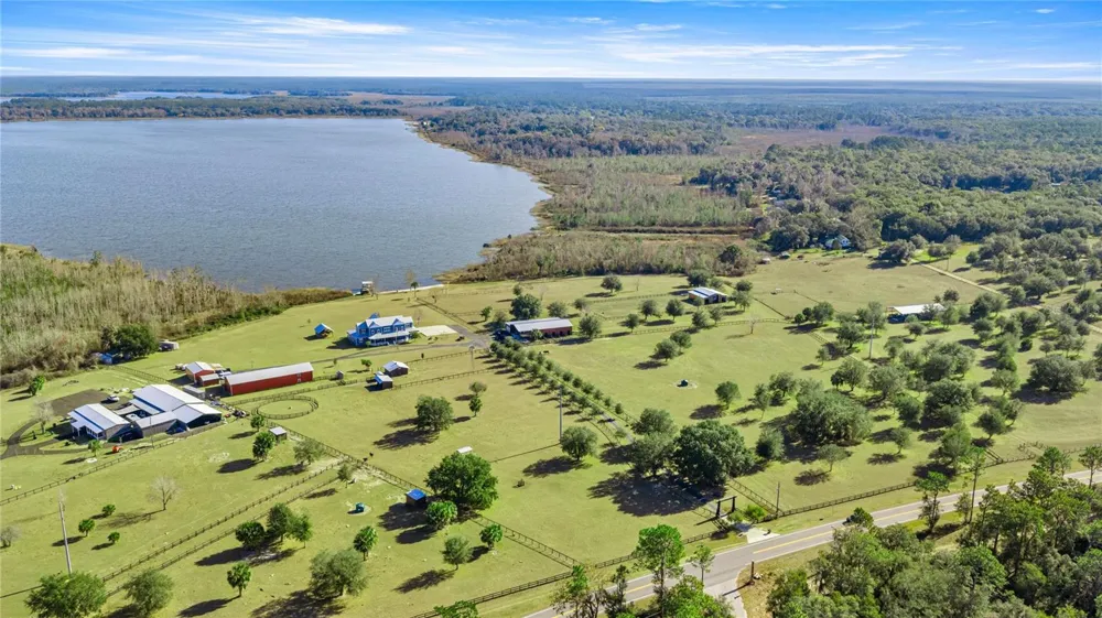 5251 SE 180TH AVENUE ROAD Ocklawaha, FL 32179