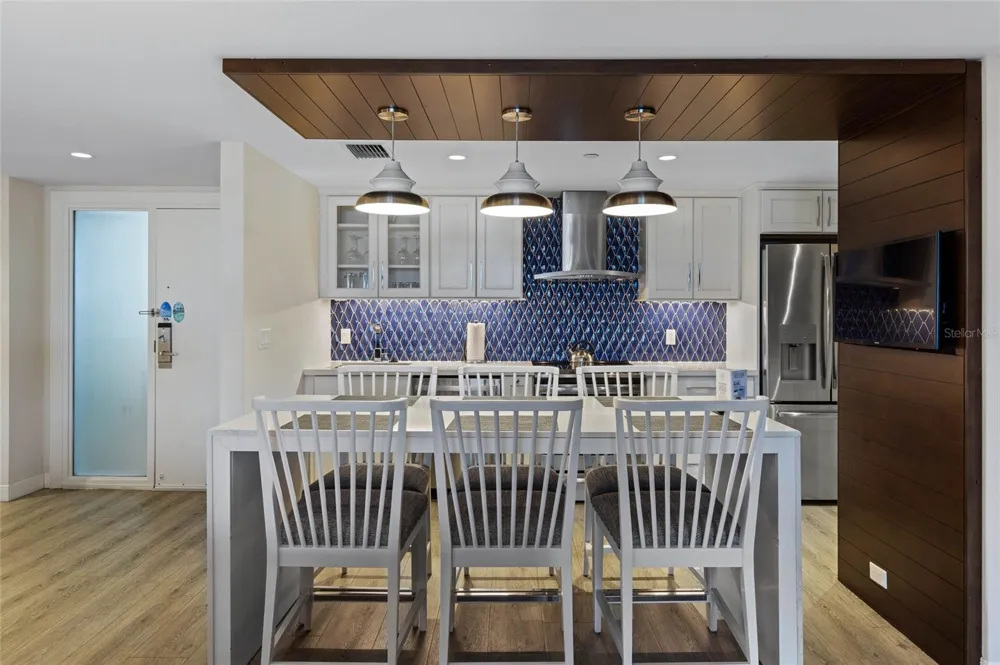 210 SANDS POINT ROAD #2101 Longboat Key, FL 34228
