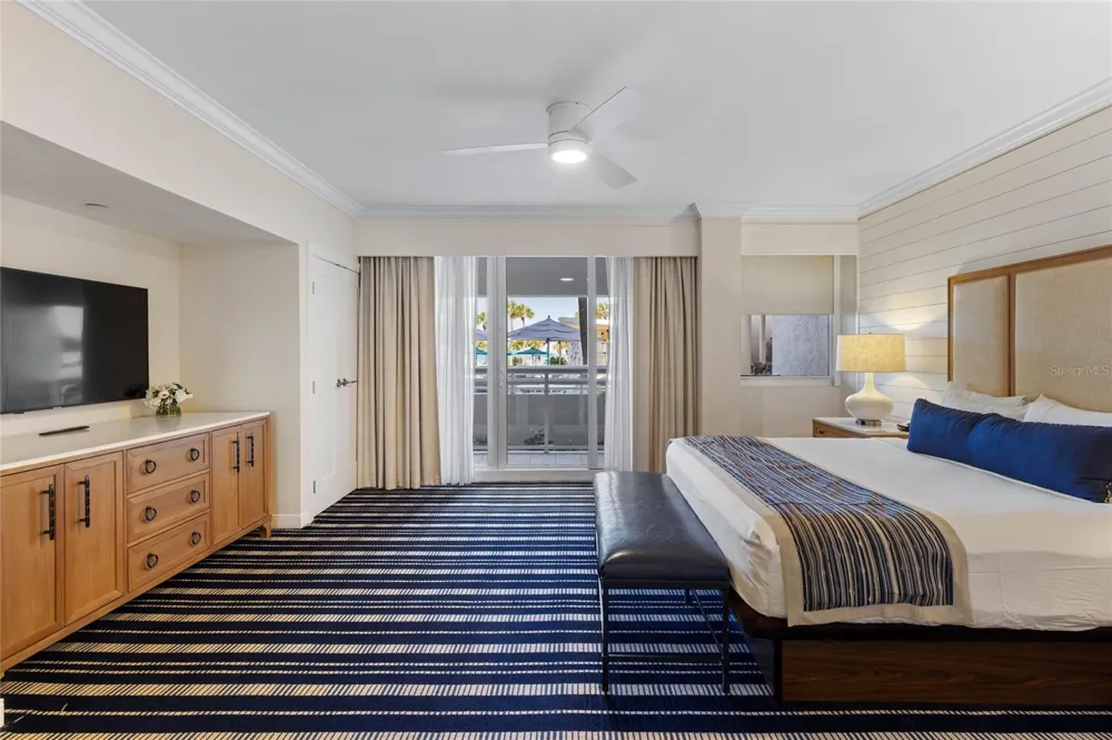 210 SANDS POINT ROAD #2101 Longboat Key, FL 34228
