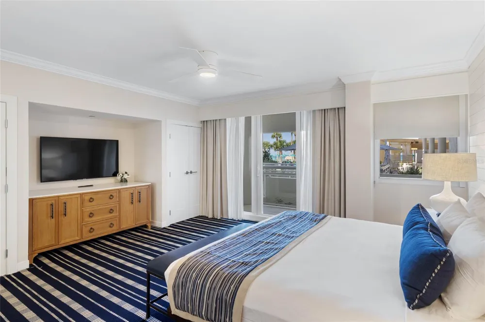 210 SANDS POINT ROAD #2101 Longboat Key, FL 34228