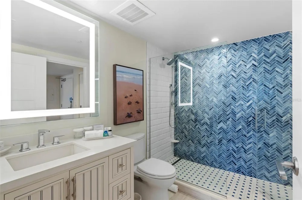 210 SANDS POINT ROAD #2101 Longboat Key, FL 34228