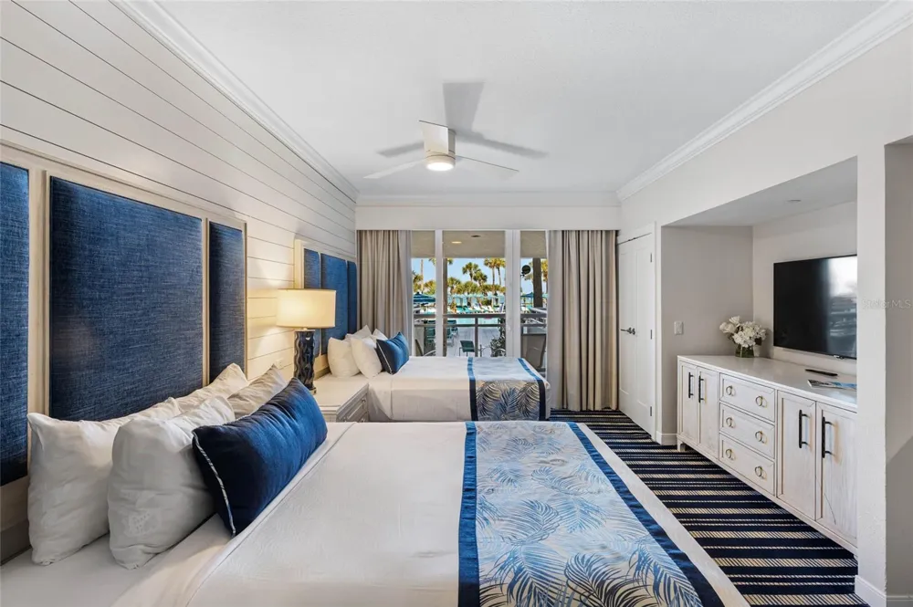 210 SANDS POINT ROAD #2101 Longboat Key, FL 34228