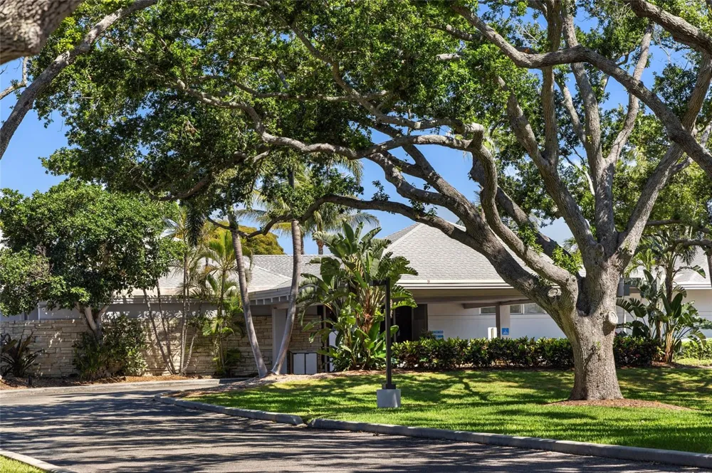 210 SANDS POINT ROAD #2101 Longboat Key, FL 34228
