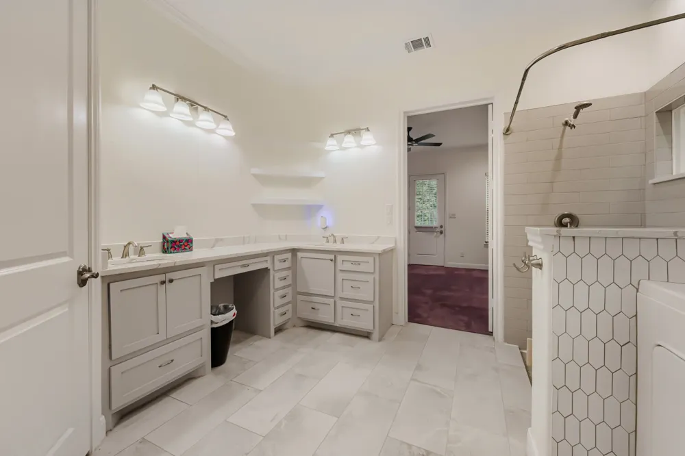 11715 Creek View Lane Conroe, TX 77385