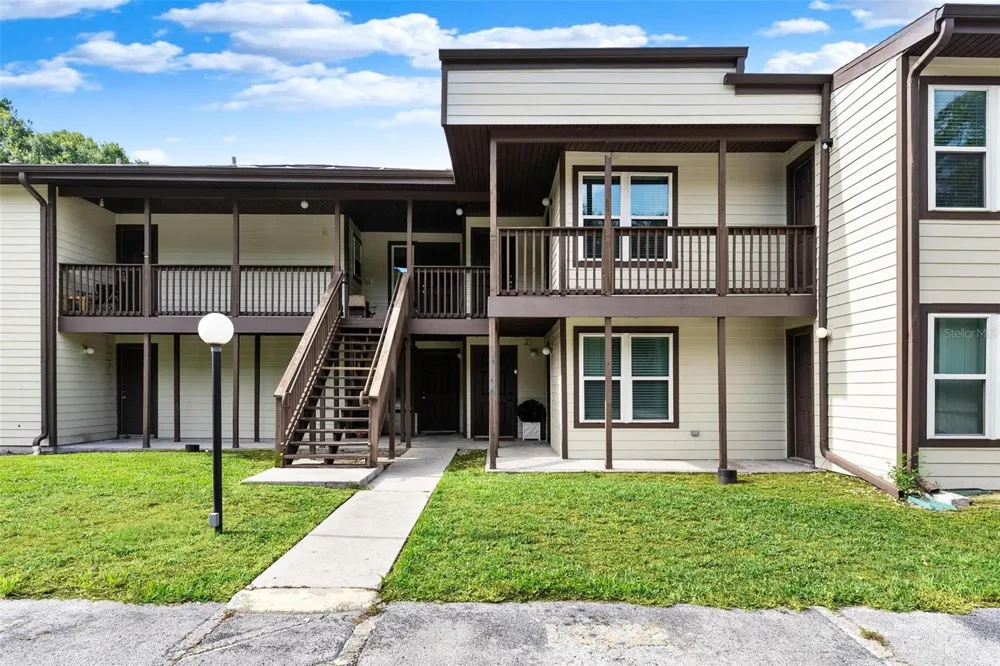 23202 SANDALWOOD DRIVE #202 Wildwood, FL 34785