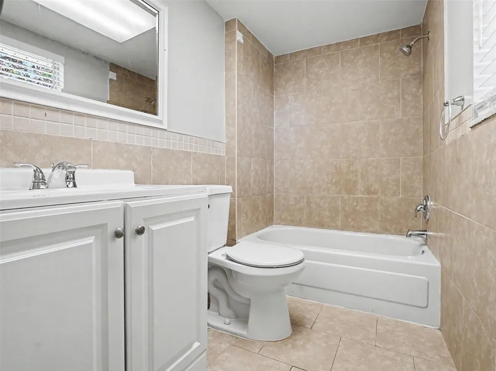 615 THOMAS JEFFERSON WAY Orlando, FL 32809