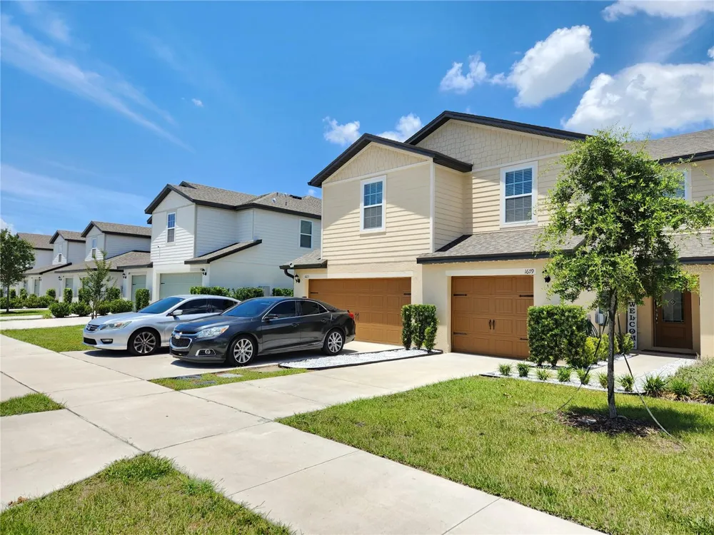 1679 WYNFORD CIRCLE Tavares, FL 32778