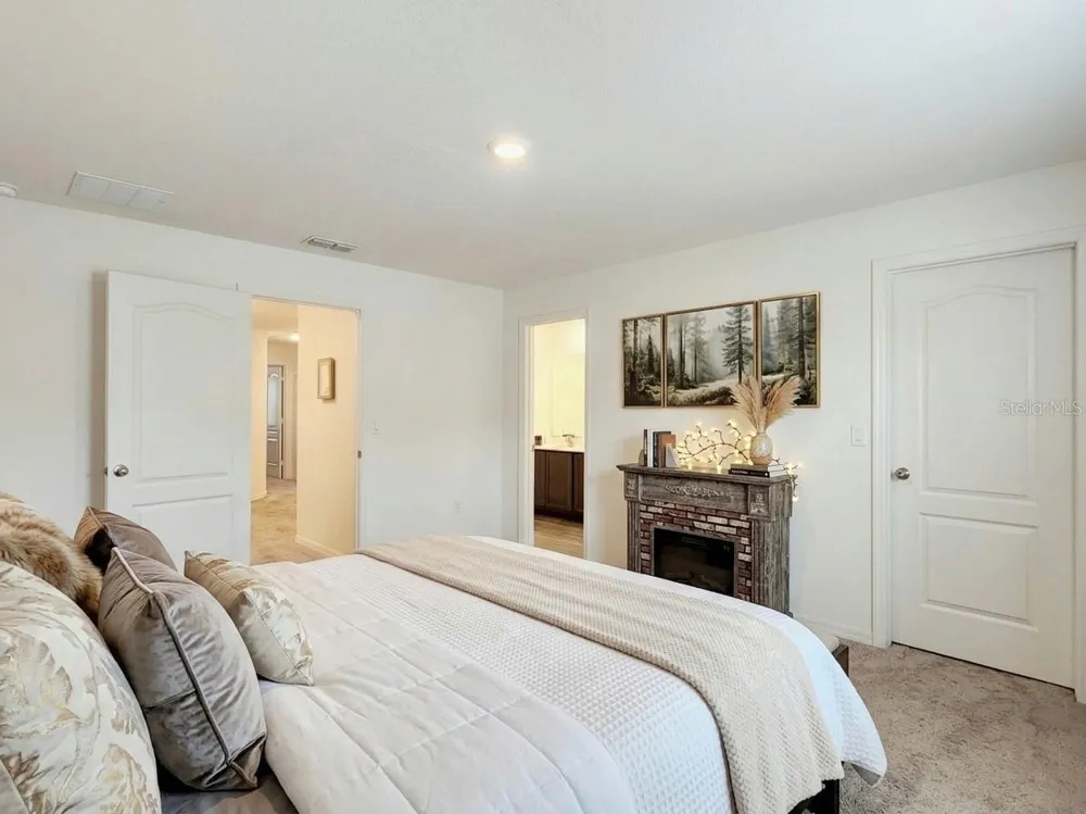 1679 WYNFORD CIRCLE Tavares, FL 32778
