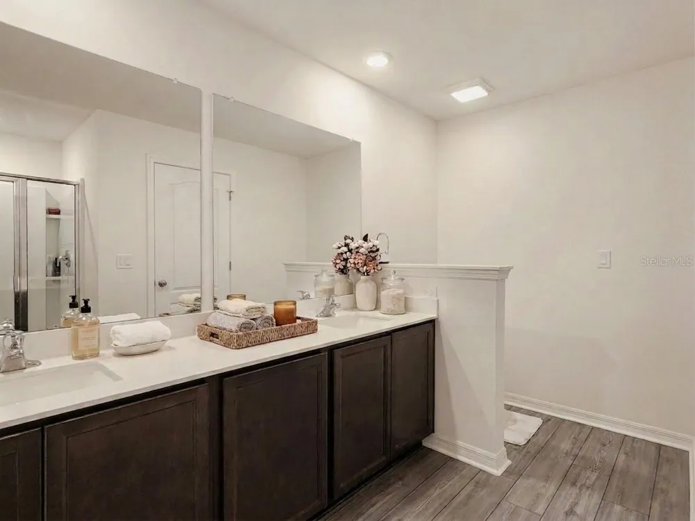 1679 WYNFORD CIRCLE Tavares, FL 32778