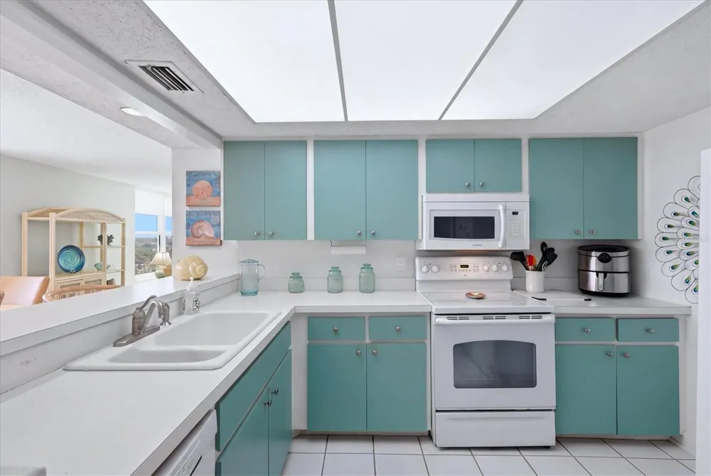 629 ALHAMBRA ROAD #702 Venice, FL 34285