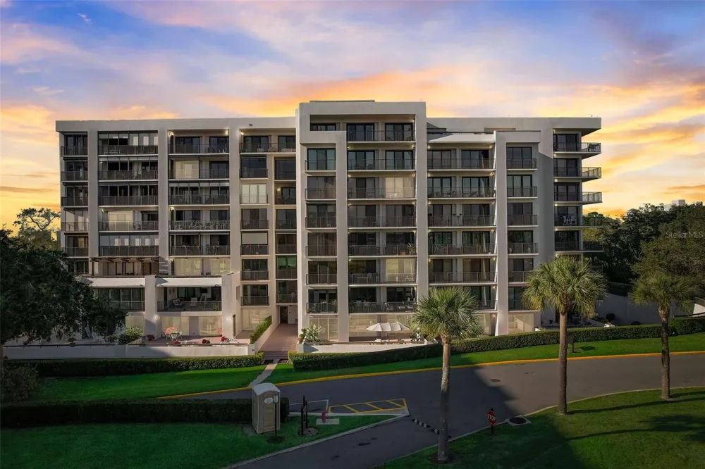 6 BELLEVIEW BOULEVARD #101 Belleair, FL 33756