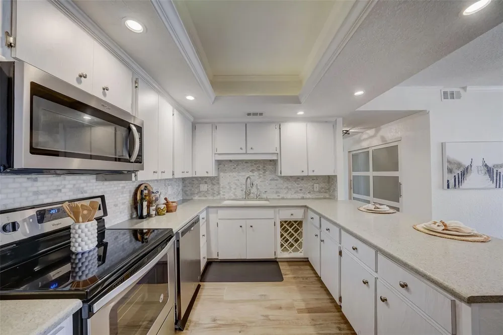 6 BELLEVIEW BOULEVARD #101 Belleair, FL 33756