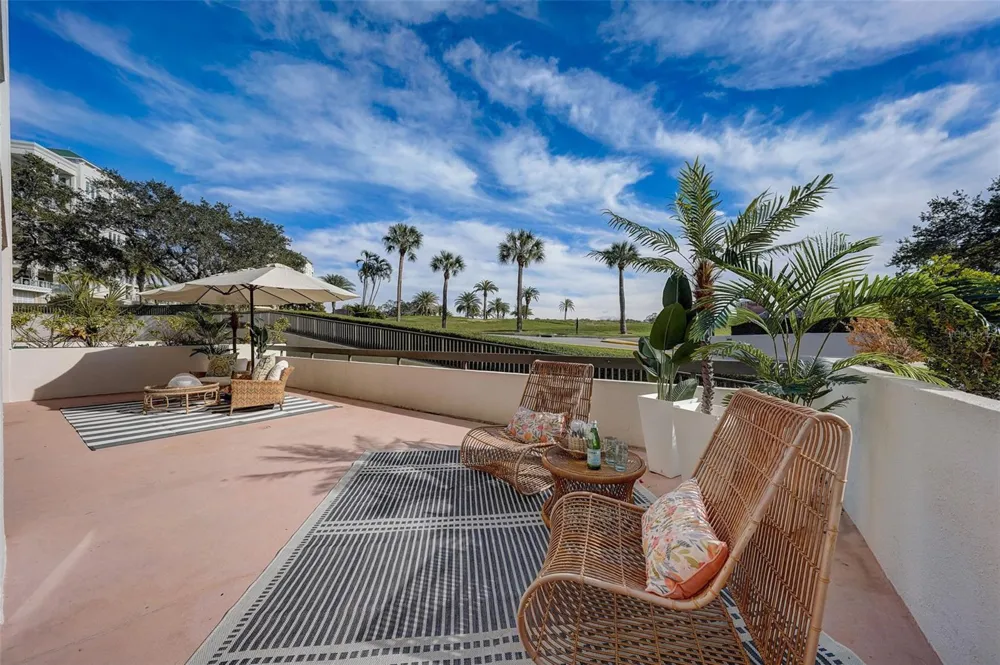 6 BELLEVIEW BOULEVARD #101 Belleair, FL 33756