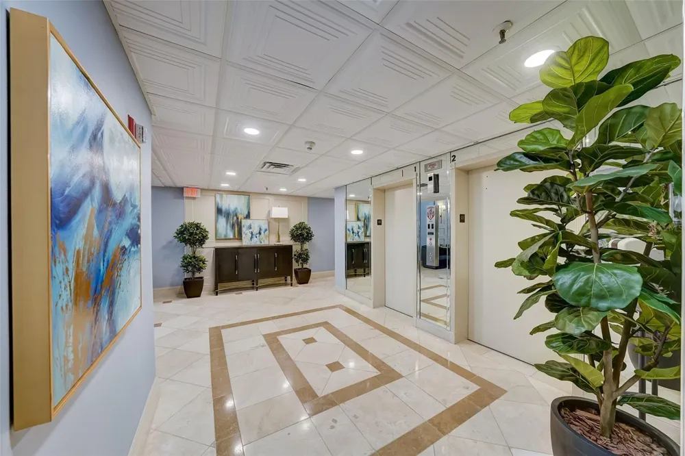 6 BELLEVIEW BOULEVARD #101 Belleair, FL 33756