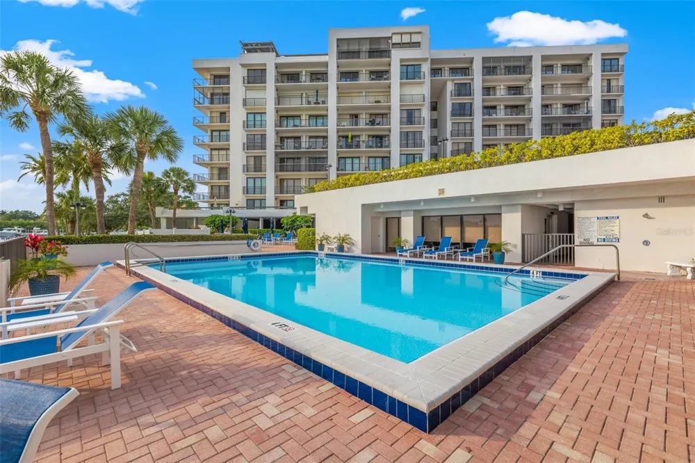 6 BELLEVIEW BOULEVARD #101 Belleair, FL 33756