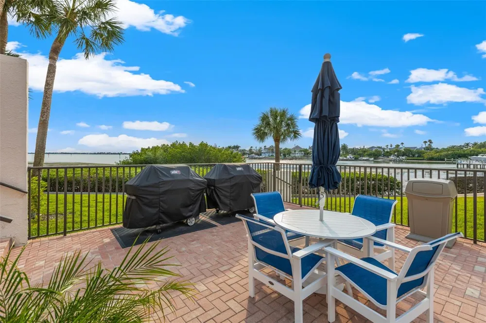 6 BELLEVIEW BOULEVARD #101 Belleair, FL 33756