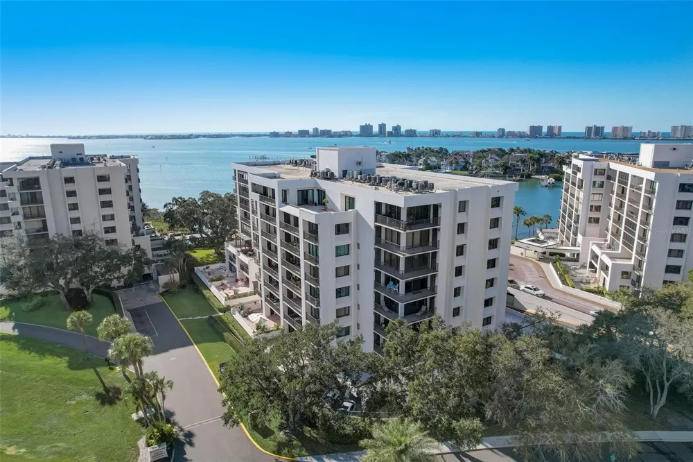 6 BELLEVIEW BOULEVARD #101 Belleair, FL 33756