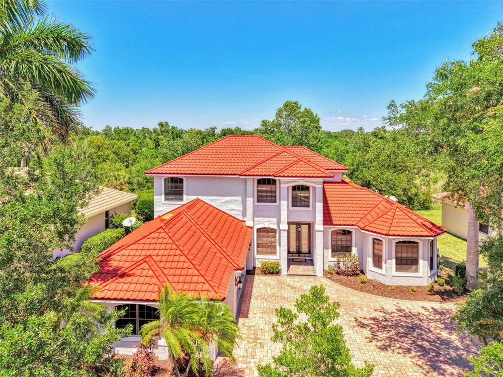 5684 EASTWIND DRIVE Sarasota, FL 34233
