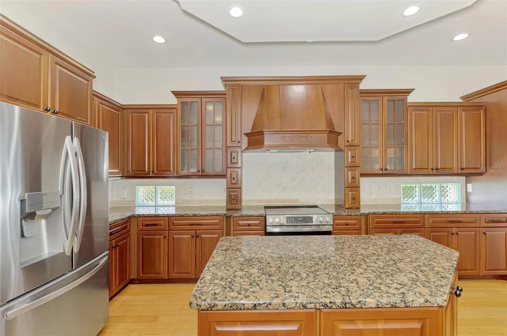 5684 EASTWIND DRIVE Sarasota, FL 34233