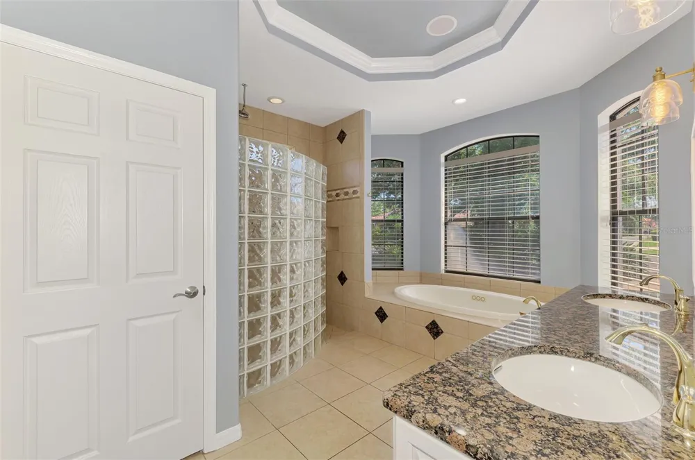5684 EASTWIND DRIVE Sarasota, FL 34233