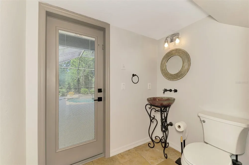 5684 EASTWIND DRIVE Sarasota, FL 34233