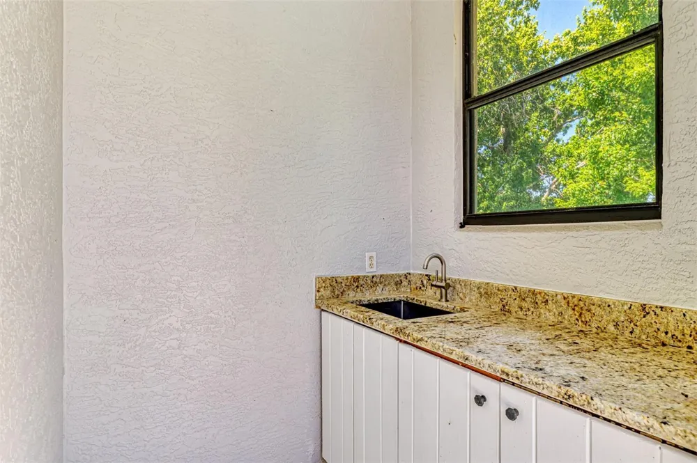 5684 EASTWIND DRIVE Sarasota, FL 34233