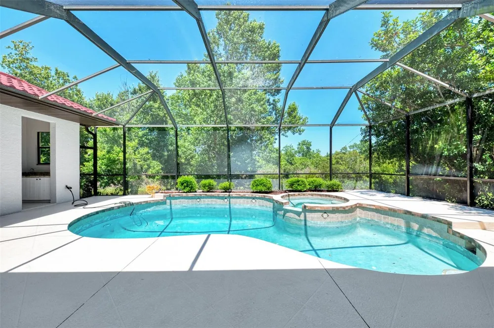 5684 EASTWIND DRIVE Sarasota, FL 34233