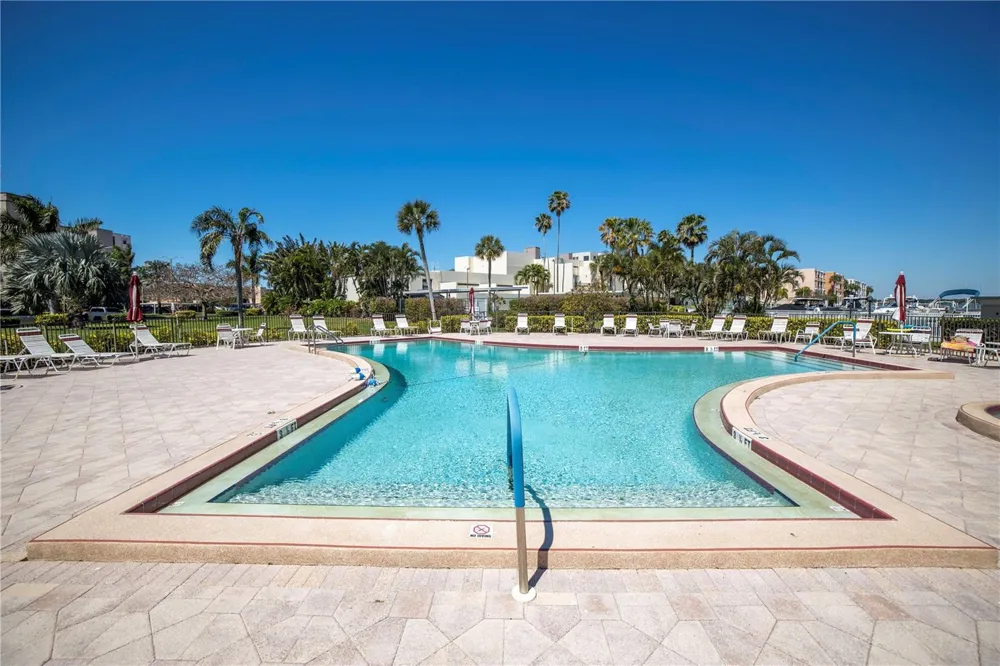 7300 SUN ISLAND DRIVE S #602 South Pasadena, FL 33707