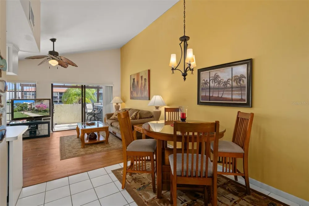 2571 CYPRUS DRIVE #1-201 Palm Harbor, FL 34684