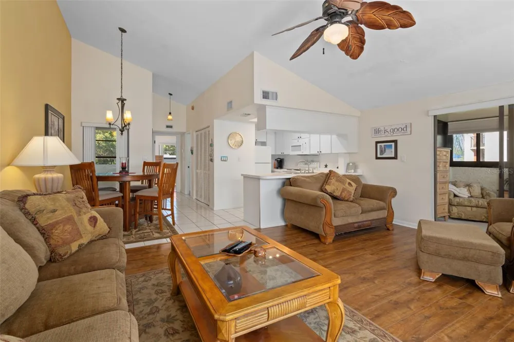 2571 CYPRUS DRIVE #1-201 Palm Harbor, FL 34684
