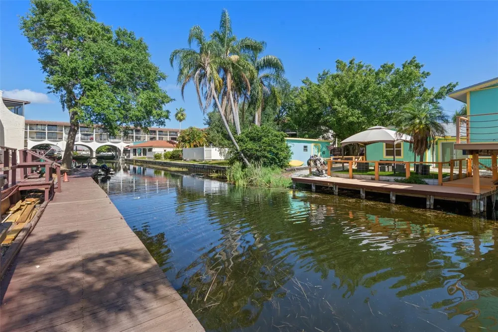 2571 CYPRUS DRIVE #1-201 Palm Harbor, FL 34684